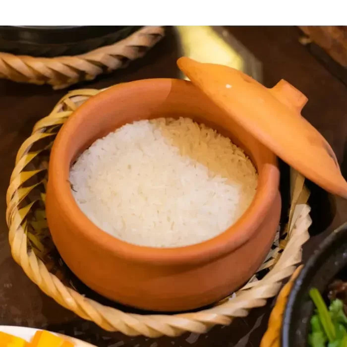 com nieu claypot rice